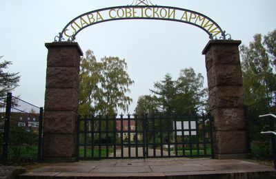 Cimetière des victimes du fascisme de Schwerin: (Friedhof der Opfer des Faschismus)… !