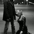 Beaucoup d'hommes sont amenés à rêver à ce qu'ils ne vivront jamais. Que d'heures perdues quand il faut travailler plus!