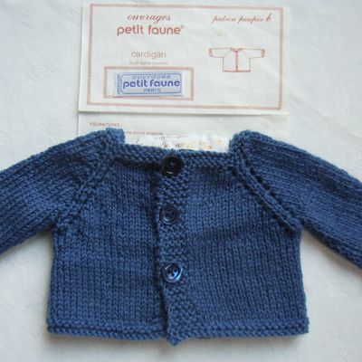 Patron poupée cardigan b