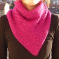 Yes we shawl (fushia)