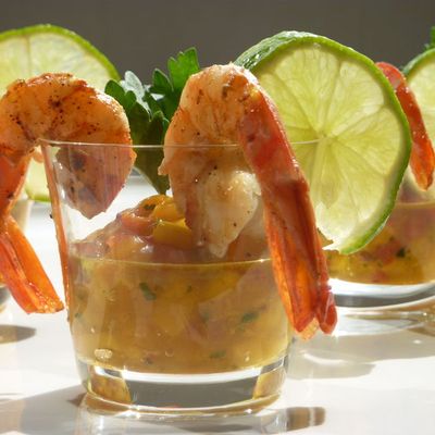 TARTARE DE MANGUES A LA CORIANDRE ET GAMBAS