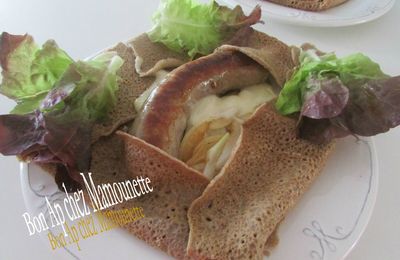 Pâte au sarrasin pour galettes, farcies à la saucisse fraîche de Bretagne, oignon et Provolone