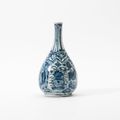 A Zhangzhou (Swatow) Kraak porcelain pear-shaped bottle, Wanli period (1573-1619)