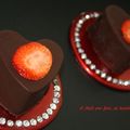 Trésor en coque de chocolat, fraise et mousse au chocolat blanc 