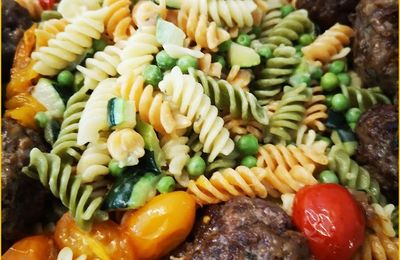 Fusillis, légumes et viande