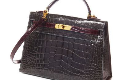 HERMES Paris made in france. Sac Kelly 32 cm en alligator tricolore taupe, rouge Hermès et Havane