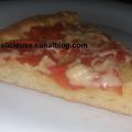 Pizza avec bordure fourrée au fromage en video