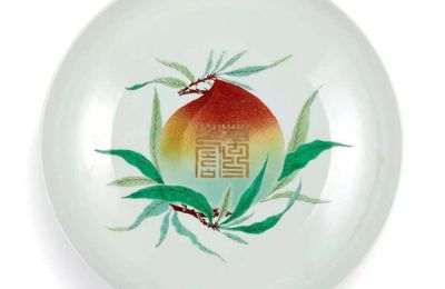 A rare famille-verte 'Peach' dish, mark and period of Kangxi (1662-1722)