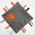 Doudou carré orange gris