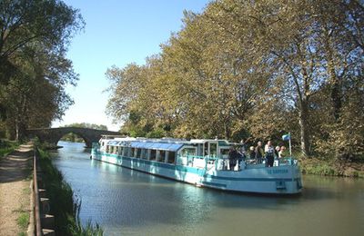 Défilé de Mode en Péniche à Agde...