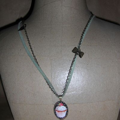 Collier Gourmand.  15 euros