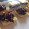 Tartine ou club de polenta - tomates séchées - olives noires à l'ail