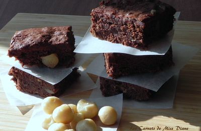 Brownies à la banane et aux noix de macadam, sans gluten et sans lactose