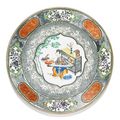 An en grisaille and gilt famille-rose dish, Qing dynasty, Yongzheng period (1723-1735)