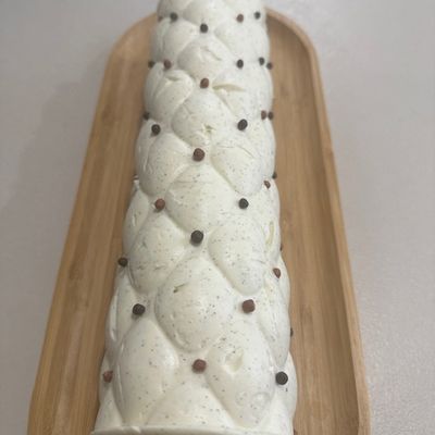 Buche vanille caramel noix de pécan