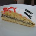 Gâteau d'anniversaire pour un quart de siècle: mousseline citron et crème pavot