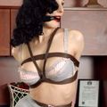 Les dimanches de Dita : Dita avoue s'adonner au bondage, car ces jeux n'ont pas d'âge et ses beaux yeux ne sont pas sage