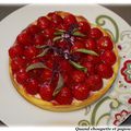 TARTE AUX FRAISES MAISON ET SA CREME PÂTISSIERE, COULIS DE FRAISES