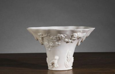 Coupe libatoire en forme de corne de rhinocéros, Chine, Dehua, époque Kangxi (1662-1722)