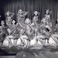 1948 - Marilyn Monroe et les actrices chantent "Ladies of the Chorus"