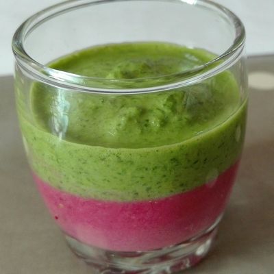 Verrine 'Mousse de bettereaves au thon et son émulsion de persil' 