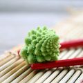 Eclair trop chouX, glaçage wasabi et graines de sésame