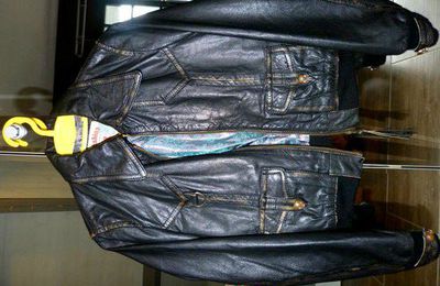 3. Blouson en cuir REDSKINS, taille M.