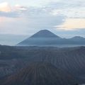 Lever du soleil sur les monts Bromo et Batok