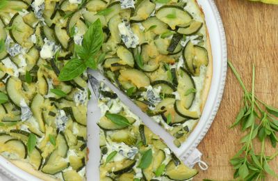 La pizza aux courgettes, bleu et basilic