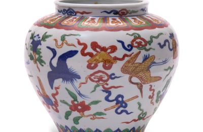 A wucai 'crane' jar, Ming dynasty, Jiajing six-character mark within a double circle in underglaze blue and of the period (1522-1566)