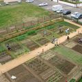 Les jardins vu d'en haut, la ruche en action!