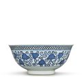 A gilt-decorated blue and white bowl, Qing dynasty, 18th century