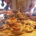 Avalanche de biscuits et de gâteaux suédois à Taxinge