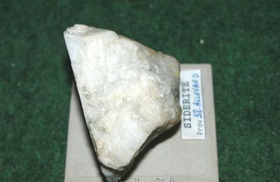 SIDERITE S1262 - 38.ALLEVARD - COLLECTION MINERAUX - C4 