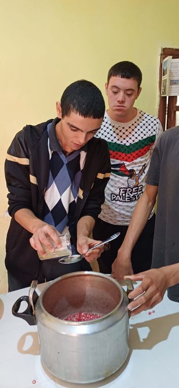 Confiture de grenades du jardin vendredi 10 au temps d'accueil à Ourika Tadamoune