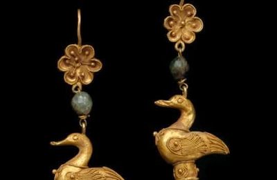 Earrings with waterfowl pendants, Greek (Hellenistic/early Roman)