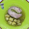 Rôti de porc farci aux herbes et pommes de terre croustillantes