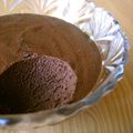 Une mousse au chocolat légère à tous points de vue, pour continuer dans les choses simples.