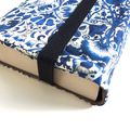 Couverture de livre en tissu en liberty bleu marine et blanc