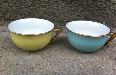 2 TASSES PASTELLES