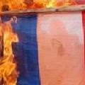 Le drapeau tricolore brûle à l'UMP 