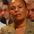 DPDA-Taubira, déstabilisée, accuse le coup face au témoignage de la mère d’une victime (vidéo)