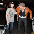Ashley Greene et Kellan Lutz ont été aperçus à l’aéroport LAX ensembles le 24 Octobre