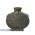 A bronze copper-inlaid wine vessel, bianhu, Western Zhou dynasty (1046-771 BC)
