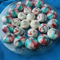 mini meringues colorées