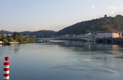 LE FLEUVE RHONE, A VIENNE...