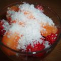 Salade de melon, fraises et noix de coco