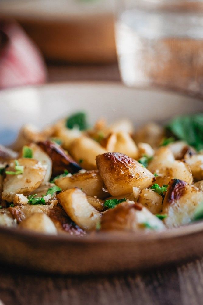 poêlée de topinambours, romarin, recette hiver, recette hivernale, légume oublié, noix, légumes à la poele, recette économique, facile, rapide
