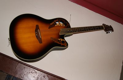  ovation. Applause AE-147-RRB