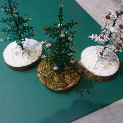 Sapins en perles de rocaille